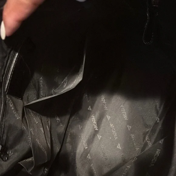 Arcadia Black Patent Leather Satchel Timeless Design - Picture 4 of 5